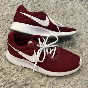 Women’s Nike shoes